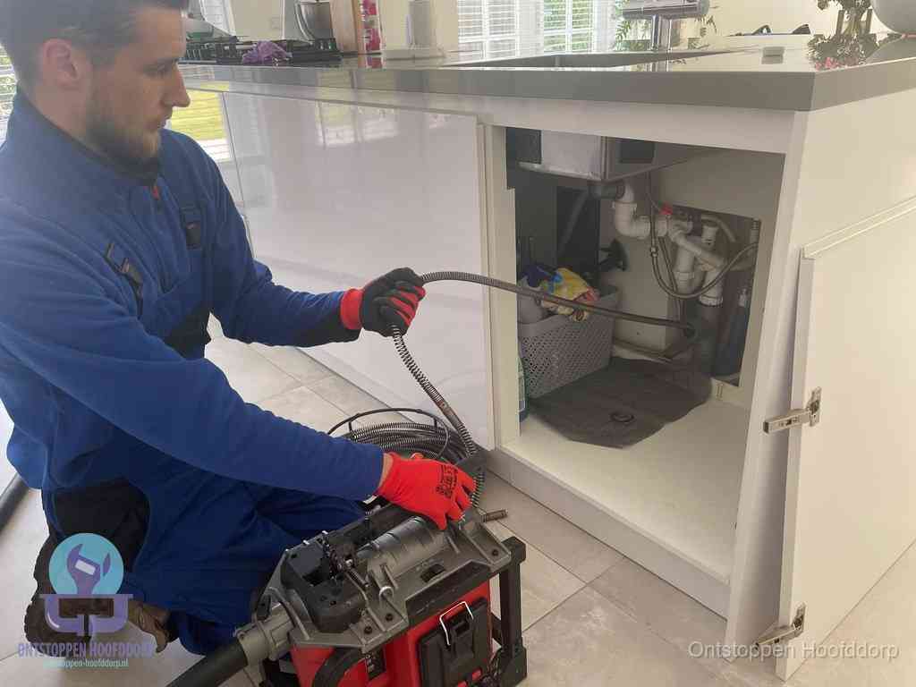 Riool ontstoppen ontstoppingsveer in Hoofddorp